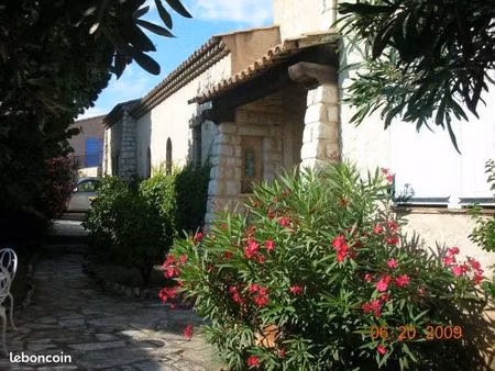 villa st laurent 270m2 piscine