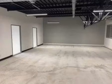 location locaux professionnels 262 m² à vaux-le-pénil (77000)  2 472 €