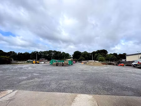 terrain constructible en zone artisanale la gacilly 2478 m2