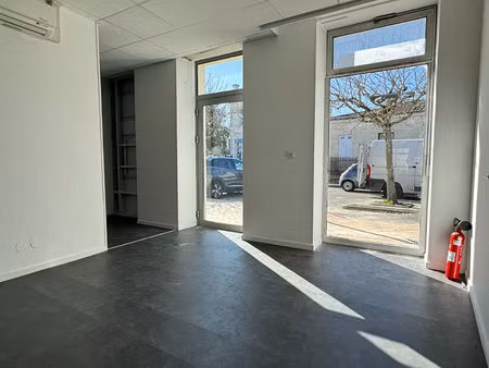 a louer local commercial eysines 97 m2