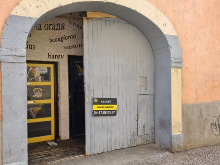 à louer local commercial de 280m2 enviiron situé au centre d