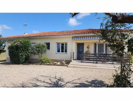 maison de 120m2 sur grand terrain cloturé