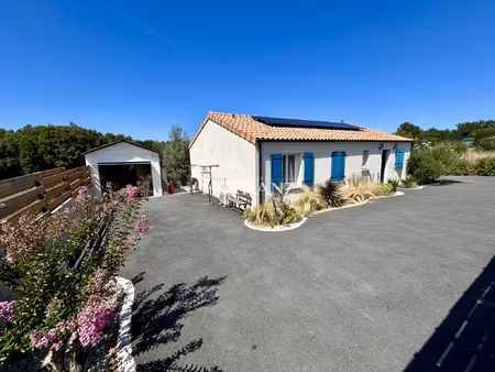maison au calme avec vue dégagée  4 chambres et piscine
