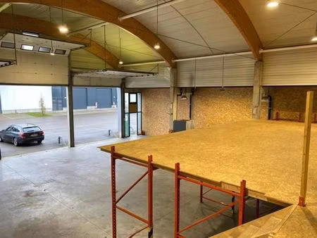 entrepôt à louer – polissou 38 – 274 m² + plateforme