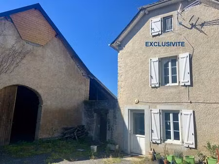 exclusivite - bearnaise avec 2 granges et terrain de 4 880m² - prix en baisse -