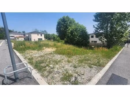 terrain constructible viabilisé à vendre