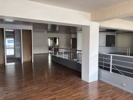 local commercial à louer