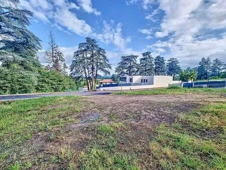 terrain constructible viabilisé à vendre