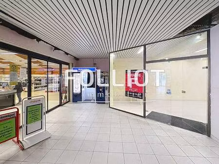 vente bureaux et commerces à saint-georges-de-reintembault (35420) : à vendre / 61m² saint