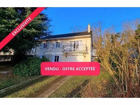 jouy - charmante maison 157m²  6 pièces