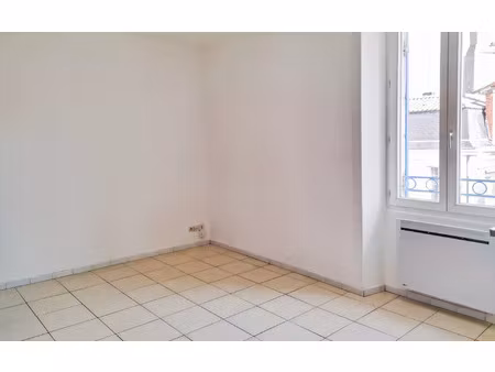 location appartement  m² t-1 à saint-astier  410 €