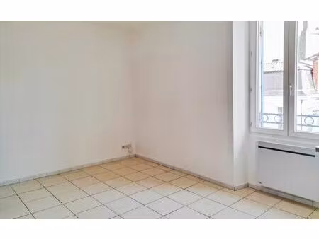 location appartement  m² t-1 à saint-astier  440 €