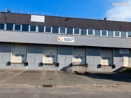 espace de stockage (104m²)