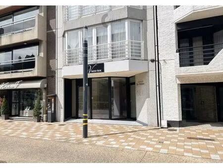 propriété commerciale à vendere près de la plage et le he...