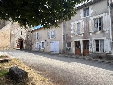 au coeur du bourg de saint sauvant 83m² 3 chambres