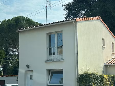 location appartement 2 pièces 46m²