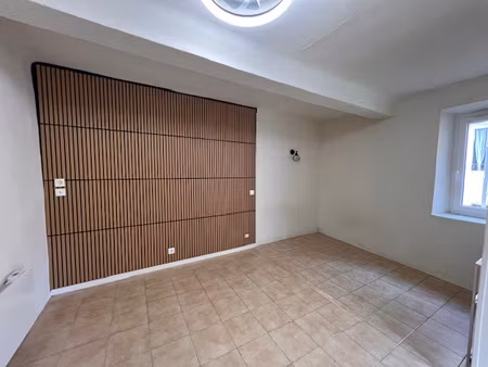 location appartement 1 pièce 22m² carces 83570