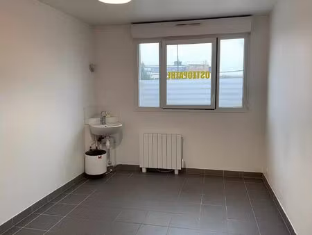 location local commercial 1 pièces 11 m2 à pontault-combault