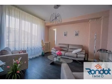 appartement 3 pieces/2 chambres/60 m2/balcon