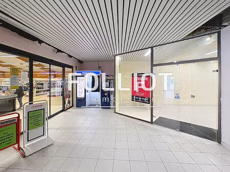 a vendre local commercial à st georges de reintembault