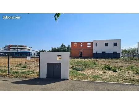 vends terrain viabilisé 570 m2 à 600 m de la mer (sérignan)