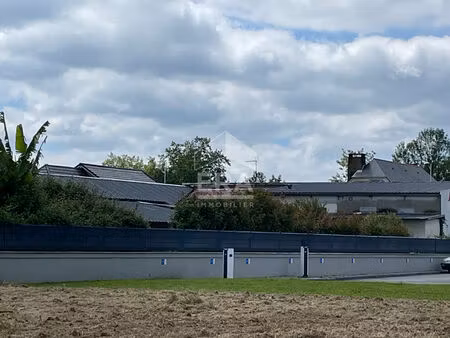 local commercial avec appartement à nousty