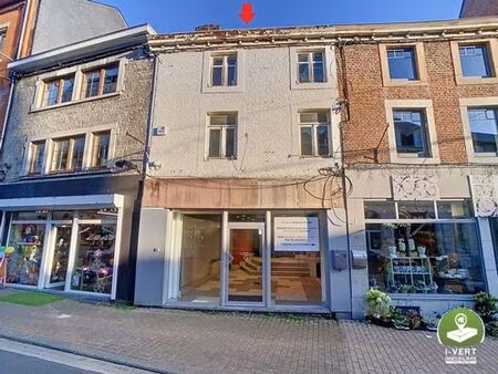 bel immeuble commercial en plein centre de ciney