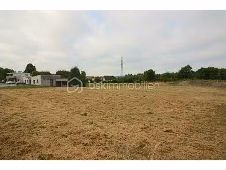 terrain de 2 115 m² à aressy