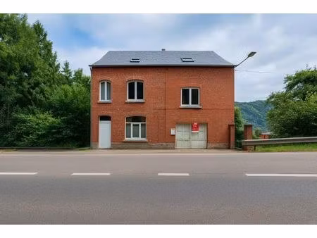 immeuble sur un terrain arboré d'une superficie de 4 94 ares