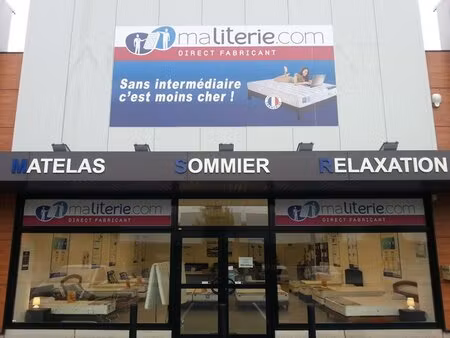 à louer local commercial 235 m² – 2 300 € |hauconcourt