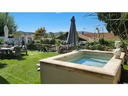 magnifique appartement de 147m2 avec un jardin de 150m2 env à 2 pas de la place des lices