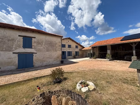 achat maison 6 pièces 205m² le fouilloux 17270