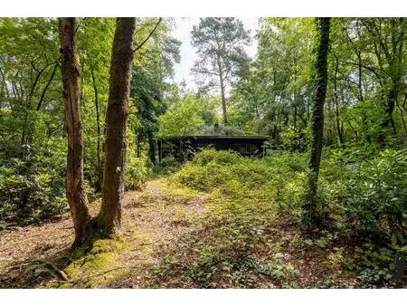 bouwgrond met af te breken chalet