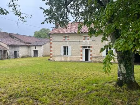 vente maison 4 pièces 124 m² les essards (16210)