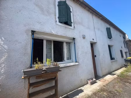 vente maison 4 pièces 146 m² montbron (16220)