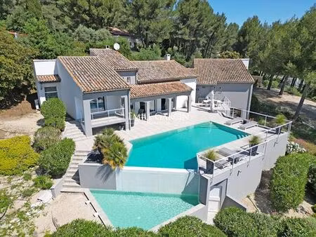 maison de 10 pièces de luxe en vente à noves  provence-alpes-côte d'azur