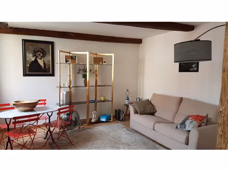 cotignac  2 pièces  parking priviatif