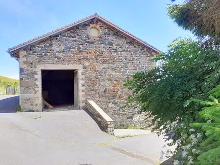 maison en pierre de 110 m² à saint front