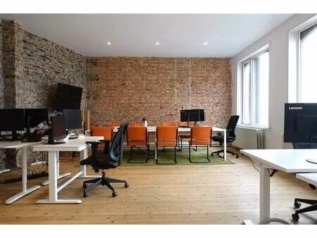 spacieux immeuble commercial à louer près de la gare de gand