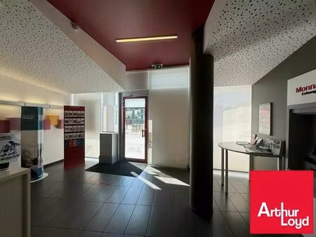 location local commercial 156m2 anglet 64600 - 3751 € - surface privée