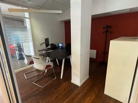 location local commercial 156m2 anglet 64600 - 3829 € - surface privée