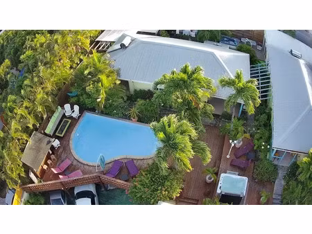 vente maison 12 pièces 250 m² à sainte anne (97180)  680 000 €