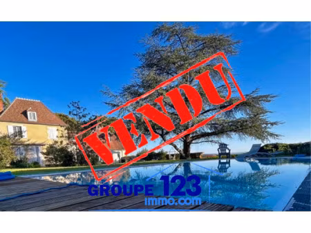 venoy (89) - charmante maison de caractère de 211 m2