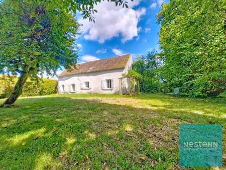 longère disposant de beaux volumes avec une dépendance et un jardin à villethierry