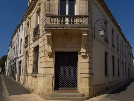 vente locaux professionnels 538 m² à fontenay-le-comte (85200)  213 180 €