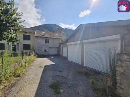 vente immeuble 270 m² à ax-les-thermes (09110)  266 000 €