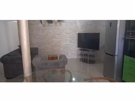 location appartement 2 pièces 48.5 m² à le moule (97160)  800 €