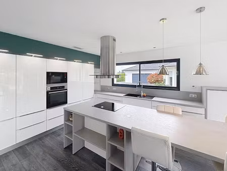 location meublée maison 4 pièces 142 m² à serres-castet (64121)  2 050 €