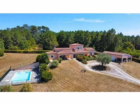 villa contemporaine avec piscine