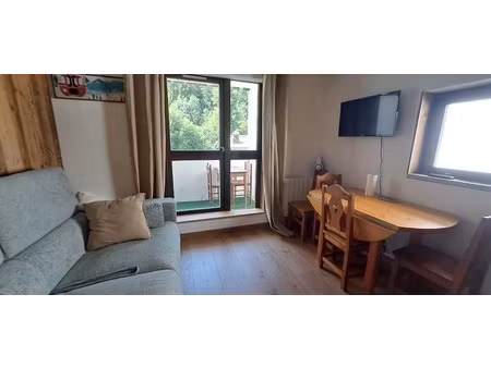 morillon 1100 studio rénové avec coin nuit et balcon